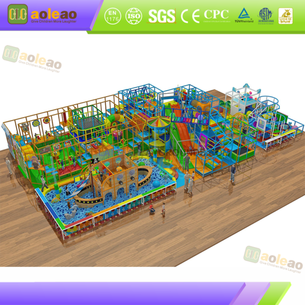Parque infantil cubierto de varios niveles con temática de barco pirata para centros de ocio familiares