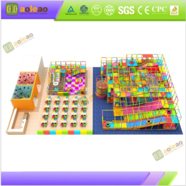 Equipamentos de playground interno “Rainbow” com piscina de bolinhas e labirinto de escalada